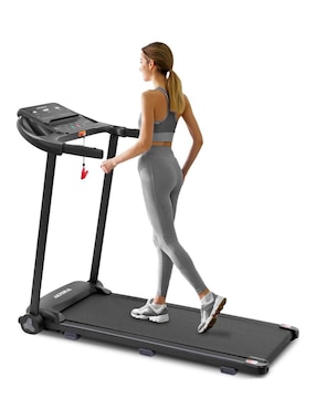 Caminadora semiprofesional altera derby no